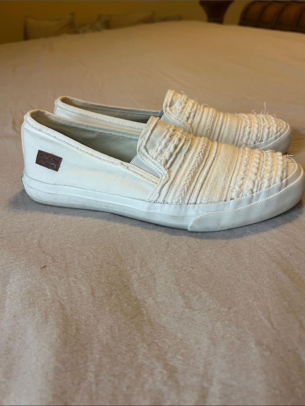 White canvas sneakers-Sz 8